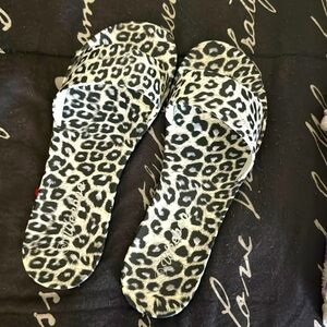 Leopard sandals size 9